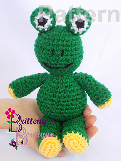 Frog Stuffed Animal - Snuggly Pal Amigurumi
