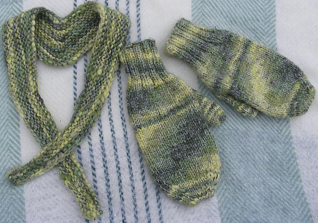 Neckwarmer & Mittens