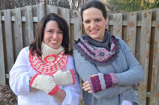 Amica Fingerless Mitts