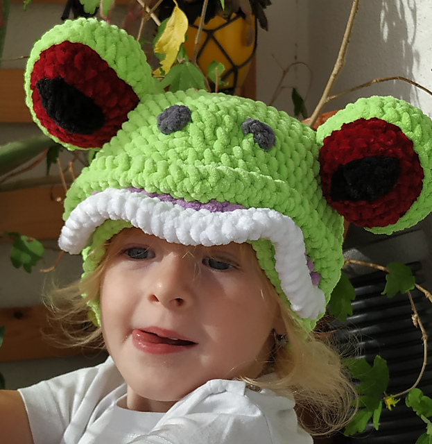 Frog hat