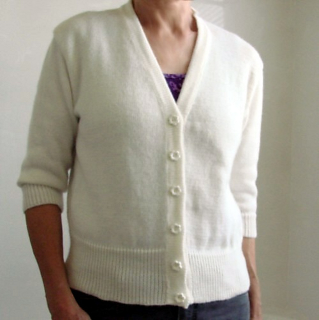 1590 Lady's Sweater Cardigan