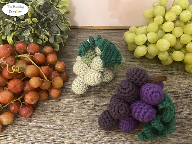 Ravelry: Grapes pattern by Elizabeth Goddard