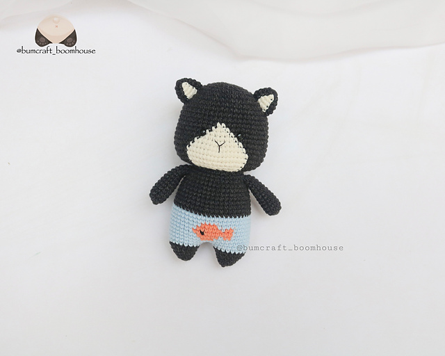 Black kitten - Ami zoo 1