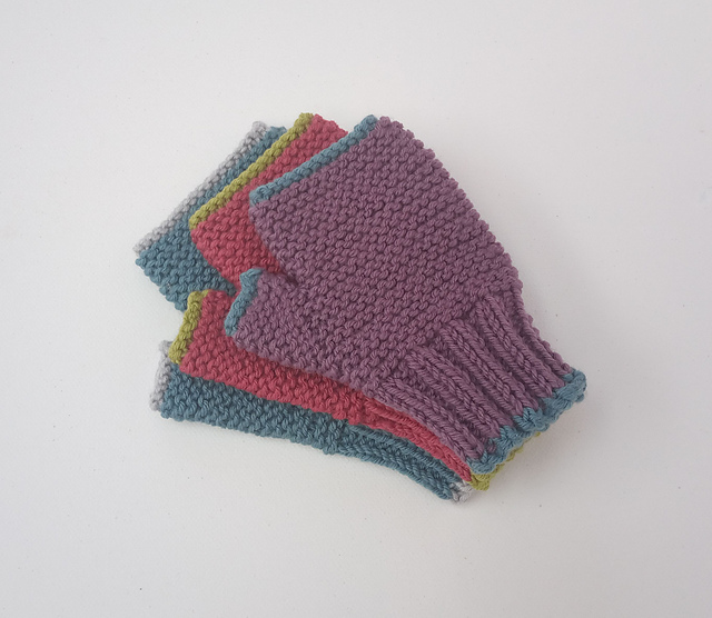 Children's "Carrie" Fingerless Mitts