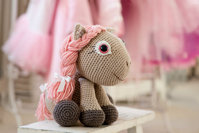 Pony girl