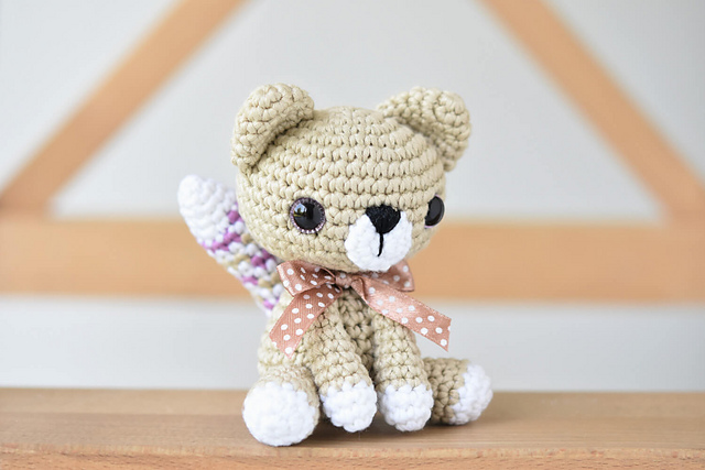 Little amigurumi kitty
