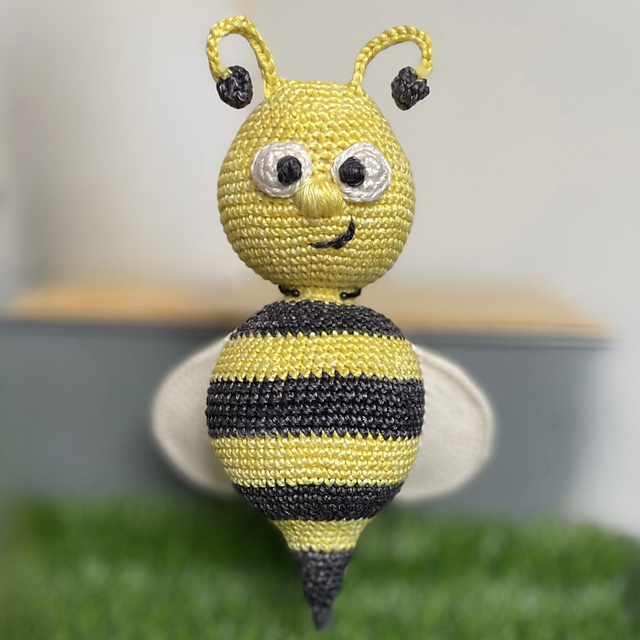 Bzy Bumble Bee Amigurumi