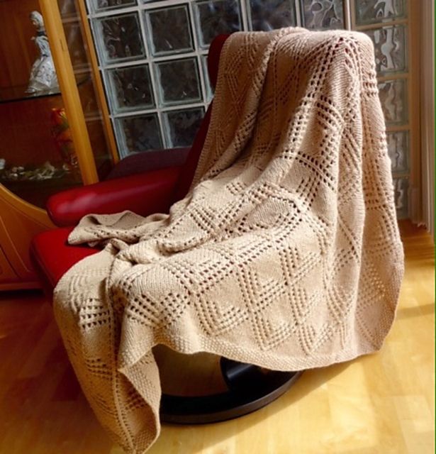 Universal Catharina Lace Square
