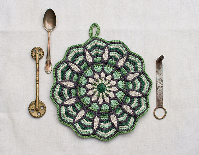 Potholders in Overlay crochet