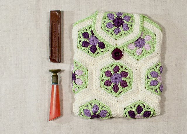 Case in Overlay Crochet