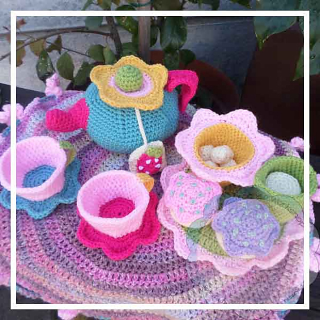 Flower Garden Tea Set