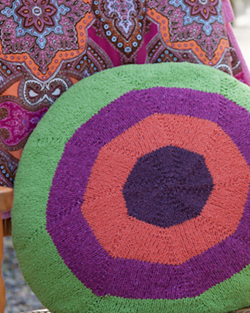 Ravelry Round Pillow pattern by Tonia Barry