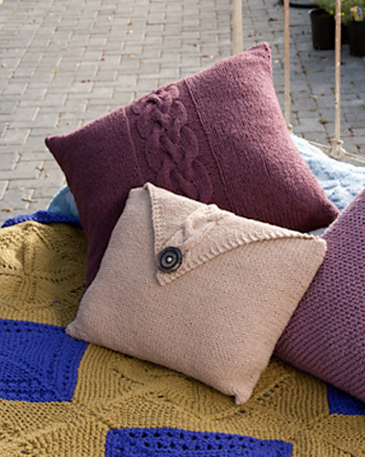 Ravelry Envelope Pillow pattern by Tonia Barry