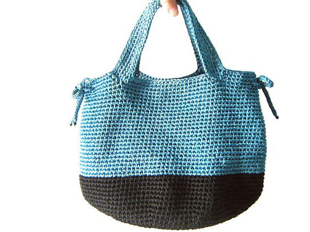 BLACK/BLUE bag
