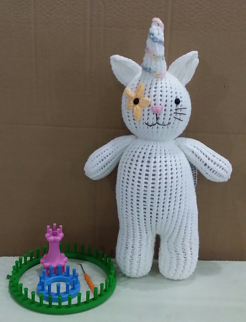 Loom Knit Super Big Caticorn