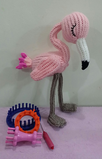 Loom Knit Sleepy Flamingo