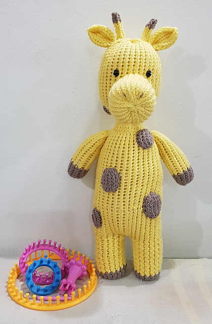 Loom Knit Super Giraffe