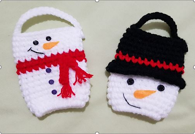 Snowman Hand Sanitizer Pouch