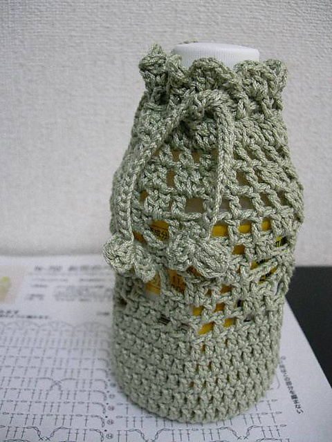 Ravelry: PET Bottle Holder お花のペットボトルホルダー pattern by