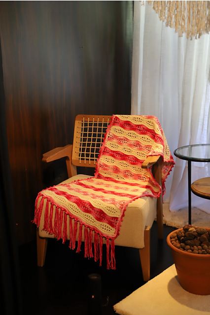 Multicolor throw