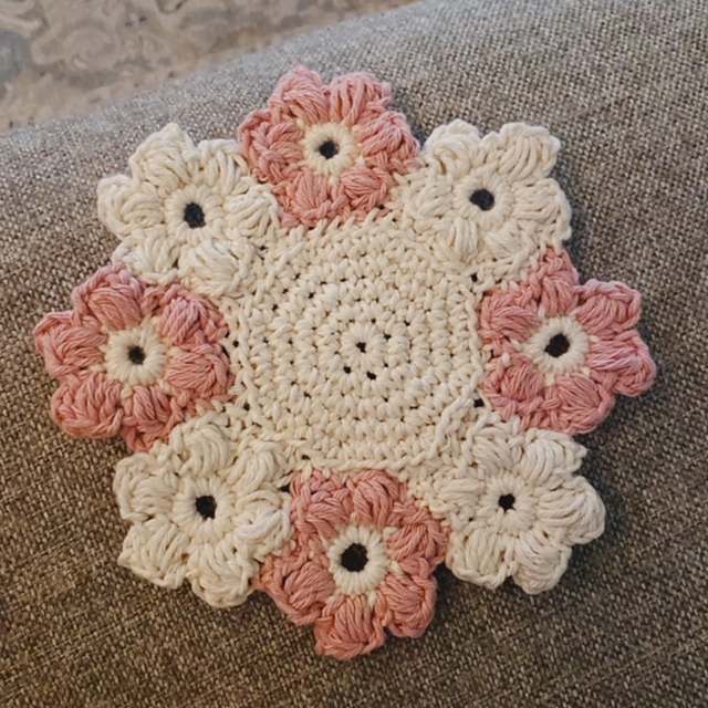 Puff Flower Trivet