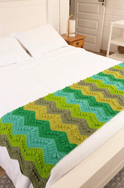 Greenery bed runner