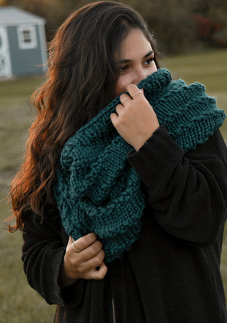 Pines Neckwarmer