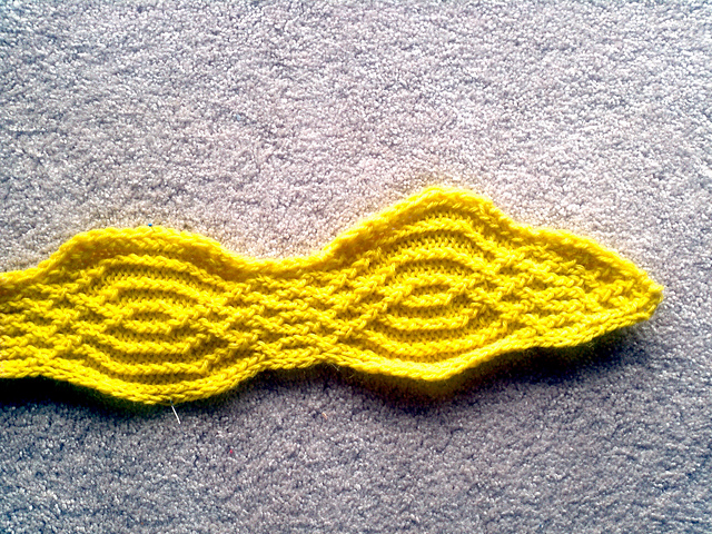 Bavarian Twisted-Stitches Commuter Scarf