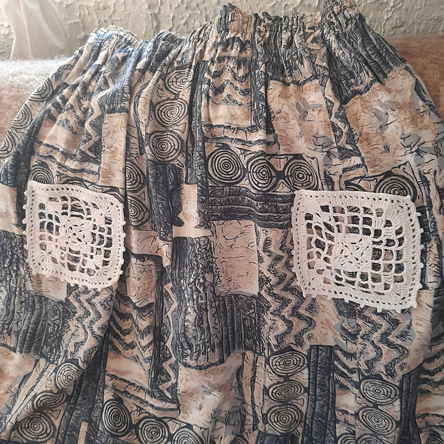 Laced pocket
