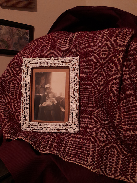 Lace for the picture frame