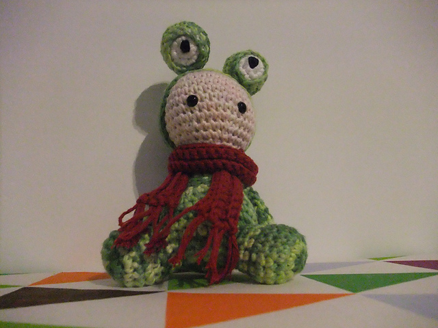 mini doll - frog costume