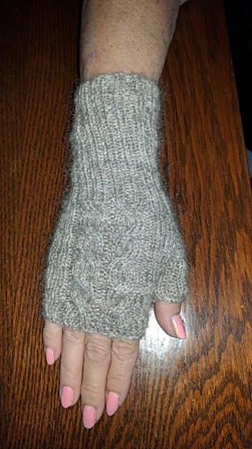 Cabin Cozies Cabled  Mitts