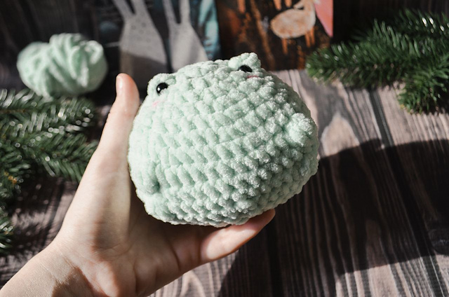 no sew Plush chubby frog