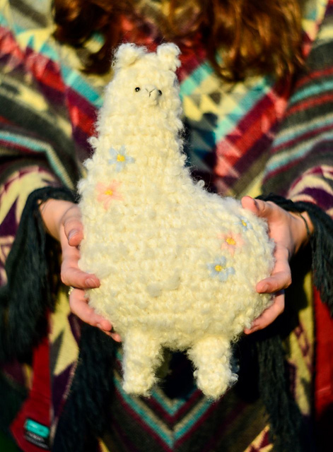 Big plush alpaca