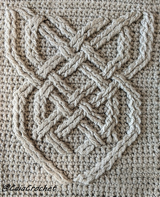 Celtic Shield Knot Block