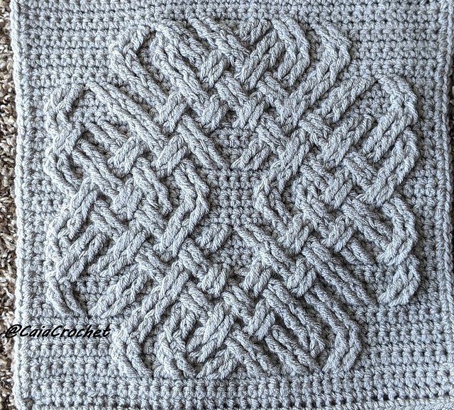 Shamrock Love Knot Square