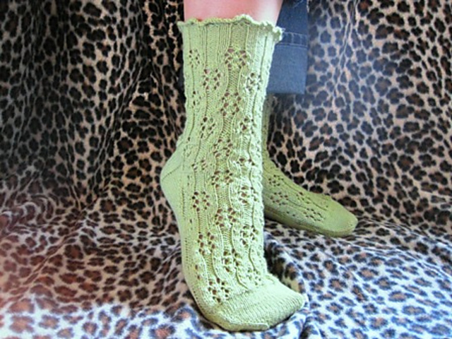 Scalloped Lace Socks