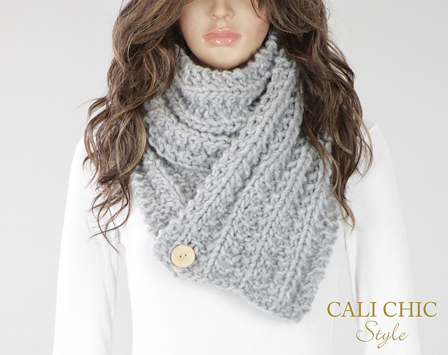Ravelry: Olivia Button Scarf #805 pattern by Kyoko - Cali Chic