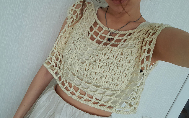 Ravelry: Mesh Top pattern by Elena Maksimova