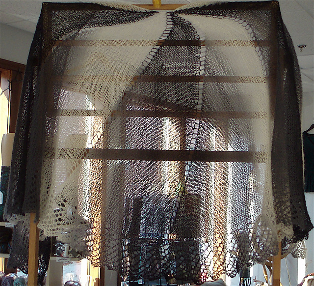 Lace Edge Swirl Shawl