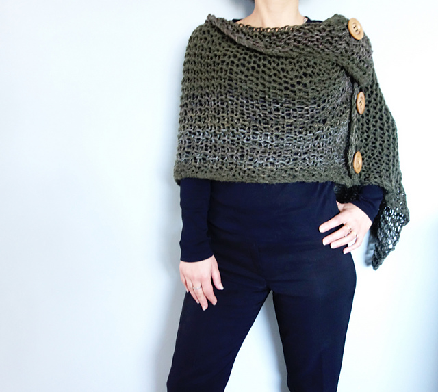 3 Button Loose Knit Poncho