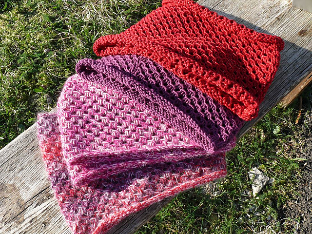 April Easy Lace Cowl