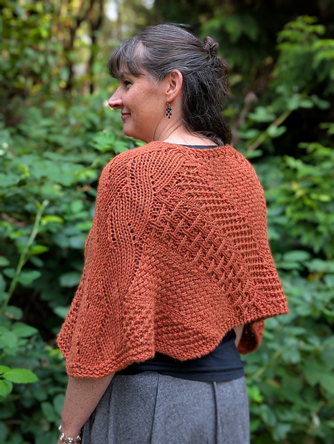 Frostnight: A Nearly Winter Capelet