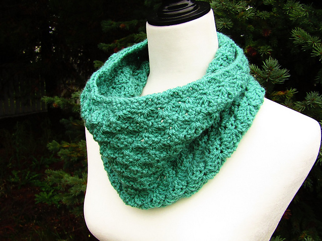 Peaks & Valleys Cowl