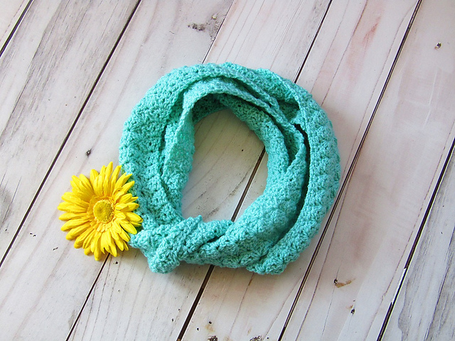 Knotty Infinity Scarf