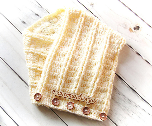 Bobbles N' Ribs Button Cowl