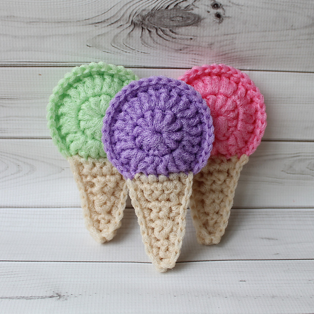 Ice cream cone scrubbie