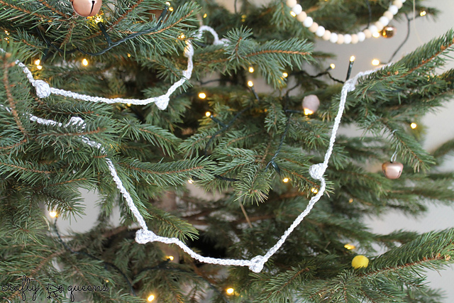 Easy Crochet Bobble Bunting