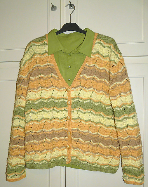 266 - Gilet rayures et jours