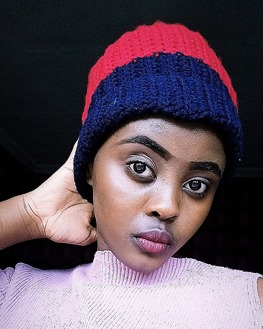 Ribbed two toned beanie